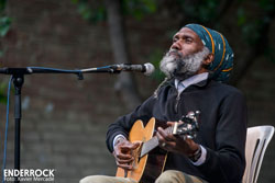 Concert de Corey Harris i Tota Blues als Jardins de Can Sumarro de L'Hospitalet de Llobregat <p>Corey Harris<br></p>